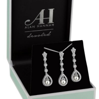 Debenhams  Alan Hannah Devoted - Silver peardrop pearl jewellery set