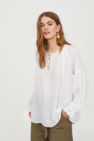 HM   Wide blouse with ties