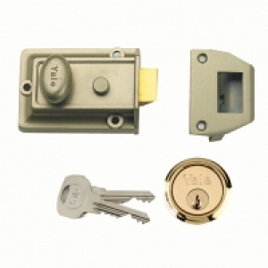 Yale P-77-ENB-PB-60 Traditional Nightlatch - Green & Brass £21.99