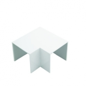 Wickes Maxi Trunking Flat Angle - White 50 x 70 x 70mm Pack  £8.00