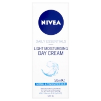 Wilko  Nivea Daily Essentials Light Moisturising Day Cream SPF 15 5
