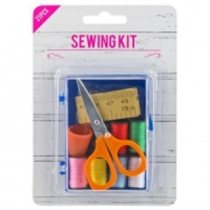21 Piece Sewing Kit £1.00