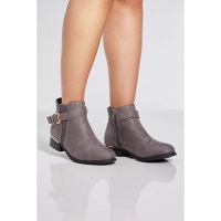 Debenhams  Quiz - Grey stud back flat chelsea boots