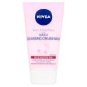 Gentle Face Cleansing Cream Wash For Dry & Sensitive Skin £2.00