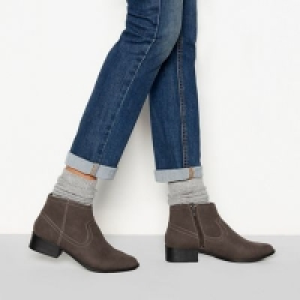 Mantaray - Grey suedette Maggie block heel ankle boots