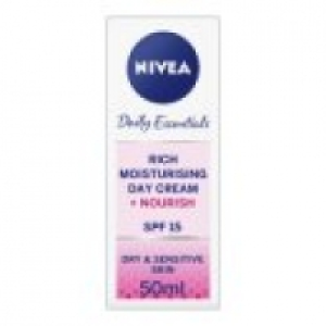 Face Cream Rich Moisturiser For Dry & Sensitive Skin £2.00