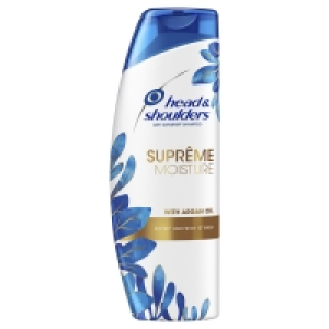 Head & Shoulders Supreme Moisture Anti-Dandruff Shampoo 400m £3.00