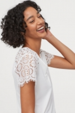  Top with lace sleeves £9.00