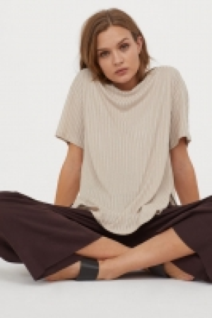  Ribbed top £5.00