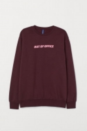  Sweatshirt with a motif £9.00