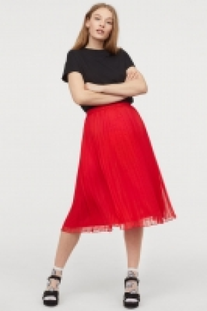  Pleated skirt £8.00
