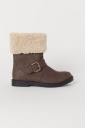  Pile-lined boots £20.00