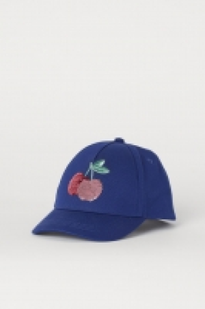  Cap with an appliqué £2.00