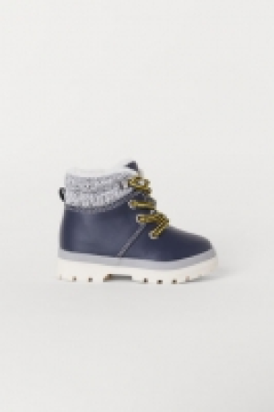  Pile-lined boots £10.00