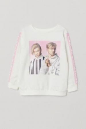  Printed sweatshirt £4.00