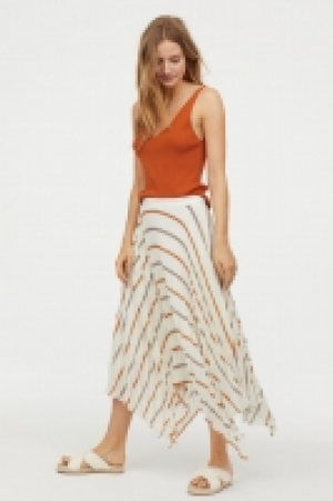  Pleated skirt £20.00