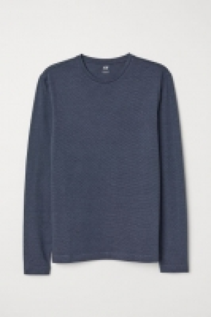  Long-sleeved jersey top £8.00