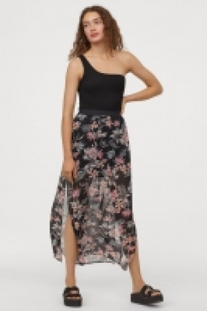  Long skirt £6.00