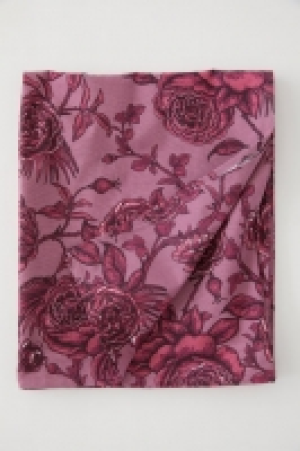  Patterned cotton tablecloth £14.00