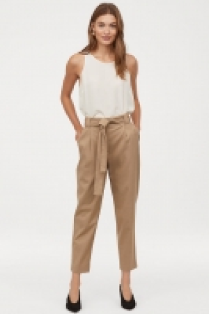  Ankle-length trousers £16.00
