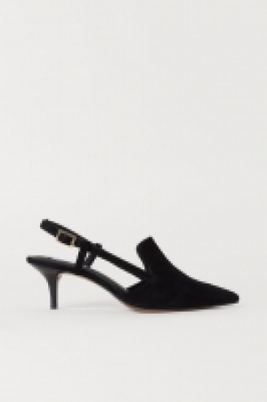  Pointed court shoes £33.00