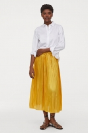 Pleated skirt £17.00