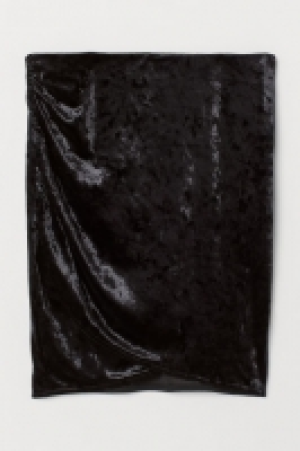  Crushed velvet skirt £8.00