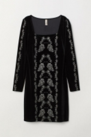  Fitted velour dress £7.00