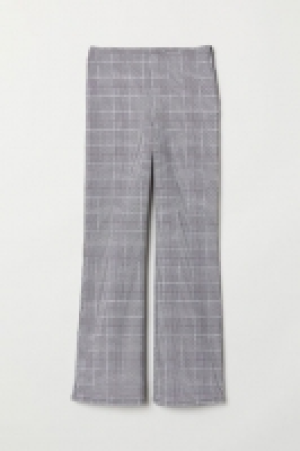  Ankle-length trousers £6.00