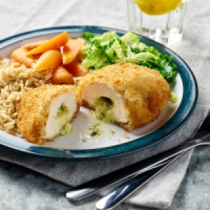 Iceland  Iceland Garlic & Herb Chicken Kievs 320g Serves 2