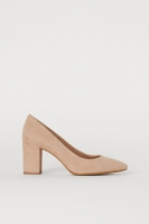  Court shoes £10.00