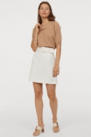  Skirt with a belt £15.00