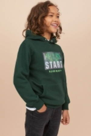  Hooded top with appliqués £8.00