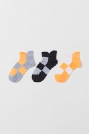  3-pack sports socks £2.00