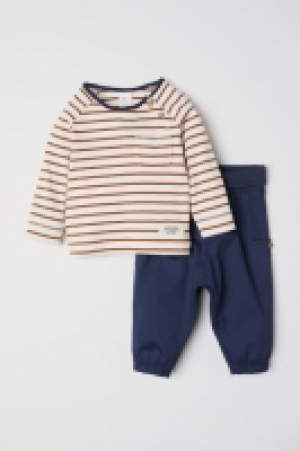  Top and trousers £6.00
