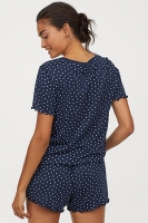  Pyjama top and shorts £7.00