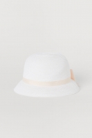 HM   Straw hat with a bow