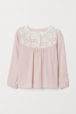 HM   Viscose blouse with lace