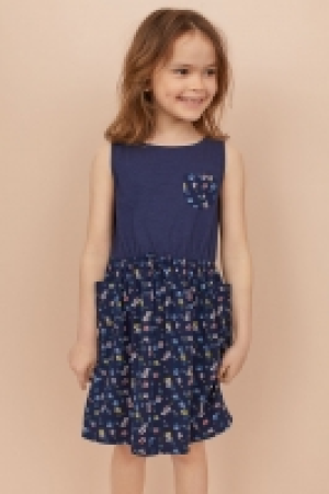  Sleeveless dress £4.00