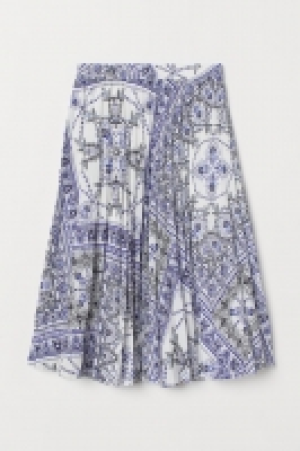  Pleated skirt £7.00
