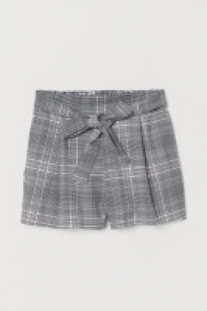  Shorts with a tie belt £10.00