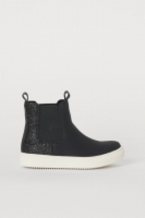  Warm-lined Chelsea boots £9.00