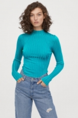  Turtleneck jumper £15.00