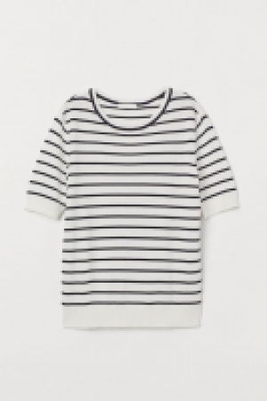  Fine-knit jumper £4.50