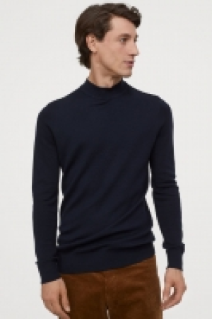  Turtleneck jumper £10.00