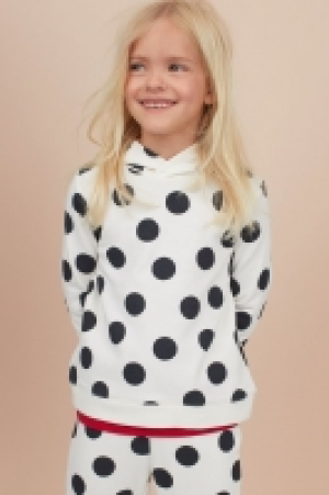  Hooded top with appliqués £6.00