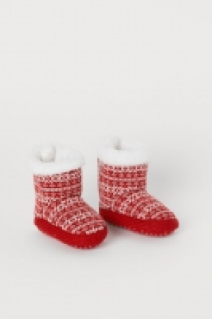  Pile-lined slippers £5.00