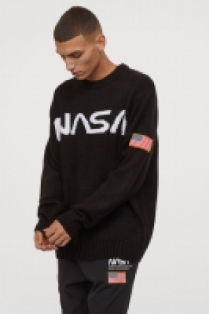  Intarsia-motif jumper £10.00