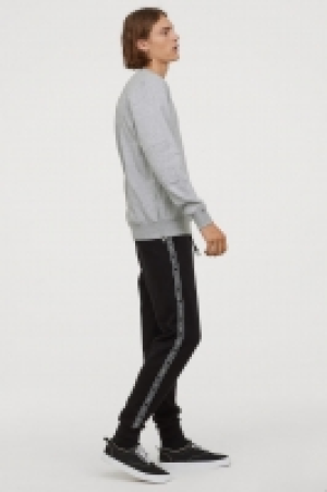  Sweatshirt with zips £8.00