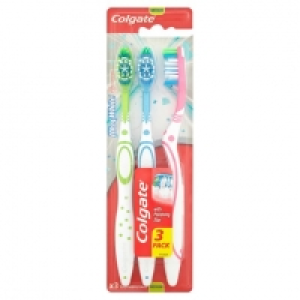 Colgate Maxwhite Toothbrush Set Medium 3 Pack £2.50